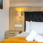 Mazurkowa & Wesela & Imprezy & Konferencje Jelenia Gora, Obok Restauracja Mazurkowa Hotel