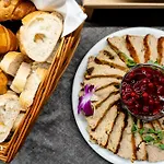Mazurkowa & Wesela & Imprezy & Konferencje Jelenia Gora, Obok Restauracja Mazurkowa