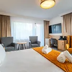 Hotel Mazurkowa & Wesela & Imprezy & Konferencje Jelenia Gora, Obok Restauracja Mazurkowa *