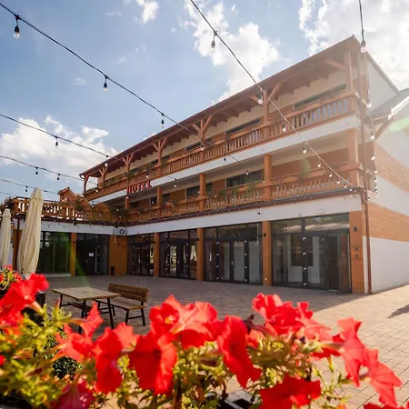 ホテル Mazurkowa & Wesela & Imprezy & Konferencje Jelenia Gora, Obok Restauracja Mazurkowa イェレニャ・グーラ