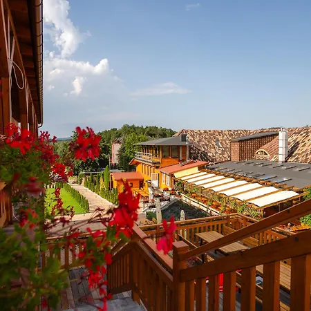 Mazurkowa & Wesela & Imprezy & Konferencje Jelenia Gora, Obok Restauracja Mazurkowa * يلينيا غورا