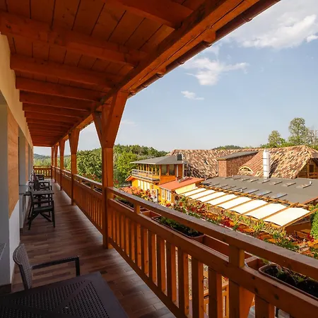 فندق Mazurkowa & Wesela & Imprezy & Konferencje Jelenia Gora, Obok Restauracja Mazurkowa يلينيا غورا