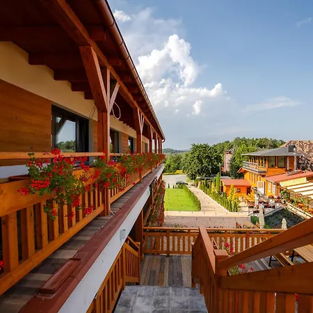 Mazurkowa & Wesela & Imprezy & Konferencje Jelenia Gora, Obok Restauracja Mazurkowa Hotel