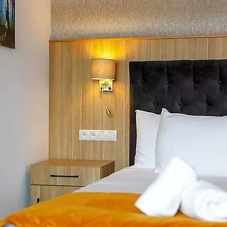 Mazurkowa & Wesela & Imprezy & Konferencje Jelenia Gora, Obok Restauracja Mazurkowa يلينيا غورا